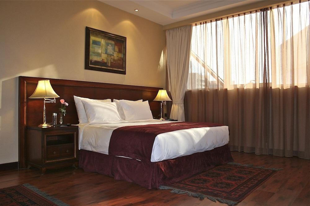 Trianon Royal Hotel Абу-Дабі Екстер'єр фото