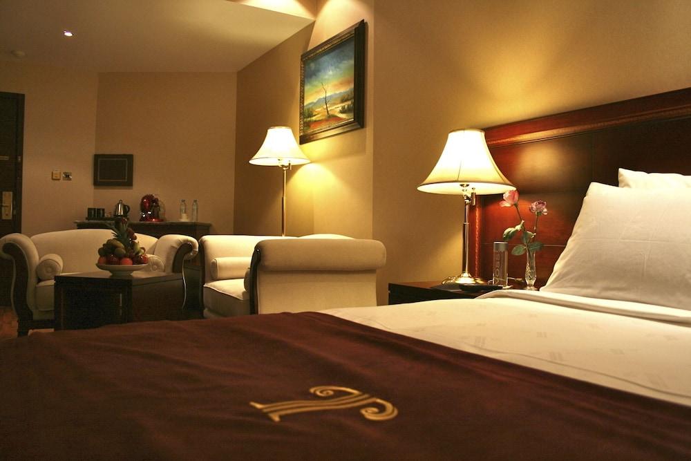 Trianon Royal Hotel Абу-Дабі Екстер'єр фото
